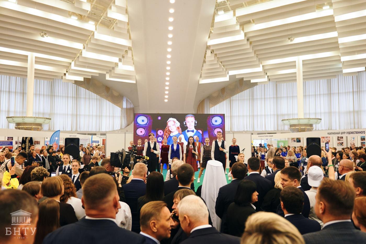 БНТУ на XX Республиканской выставке научно-методической литературы, педагогического опыта и творчества учащейся молодежи